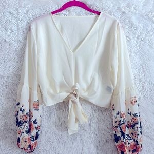 Shein women’s spring summer top V-neck size s